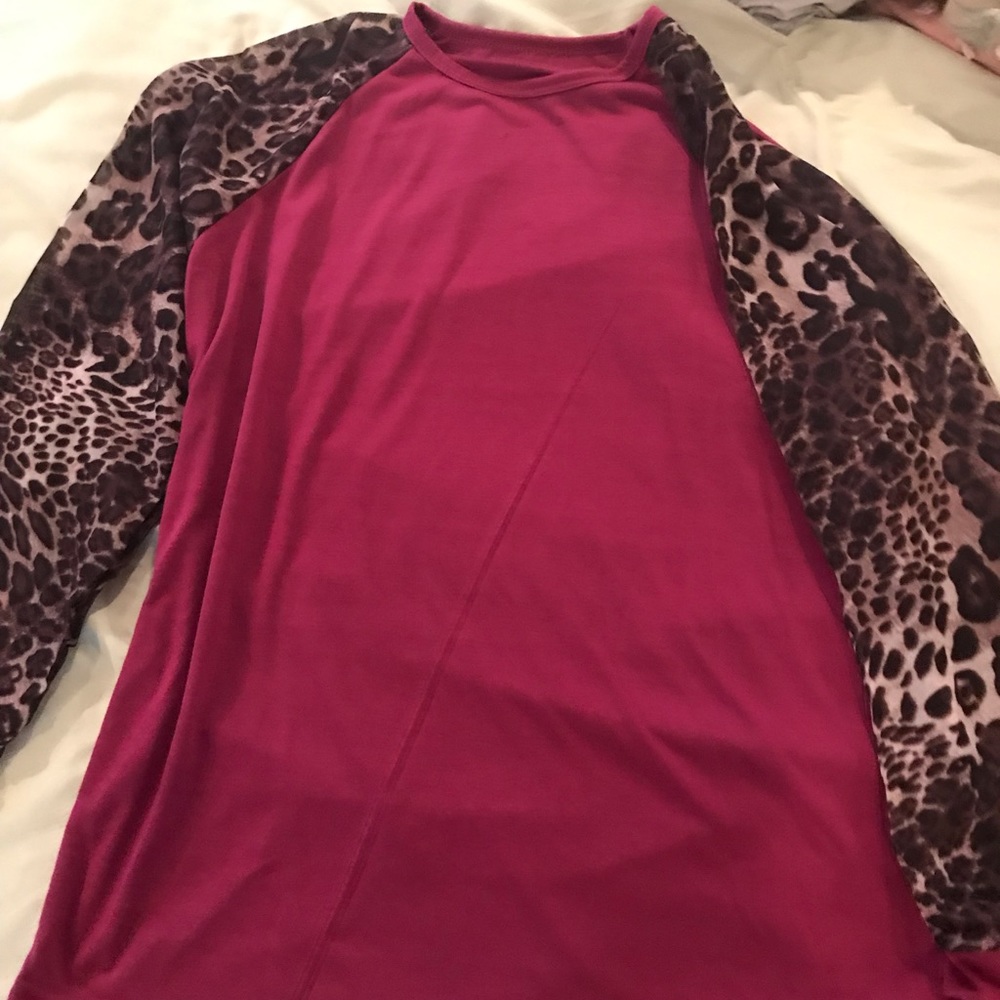Fuchsia An Leopard Women’s Top